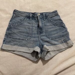 HOLLISTER Ultra high rise mom shorts s3 inches side 7
